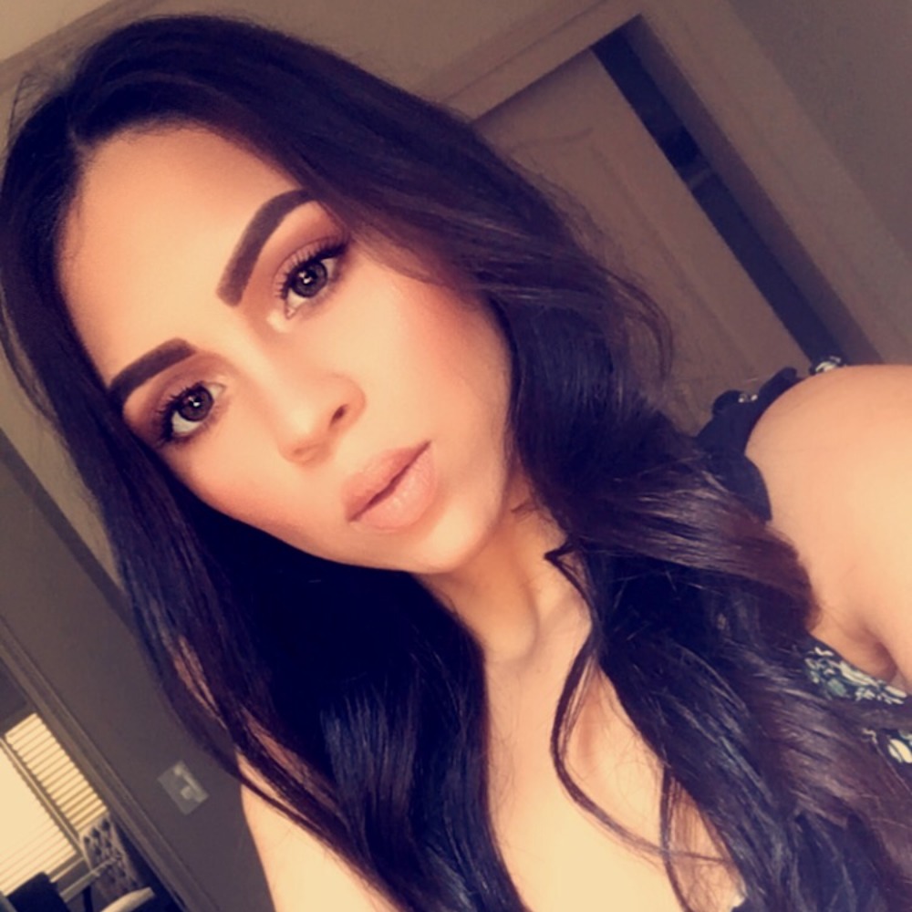 Meet your Posher, Stefany
